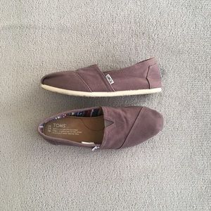 TOMS Canvas Slip On